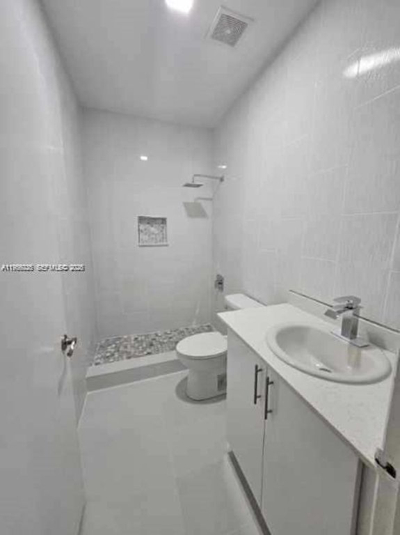 Image 10 of property listing at 9141 SW 162nd Ct, Miami, FL 33196