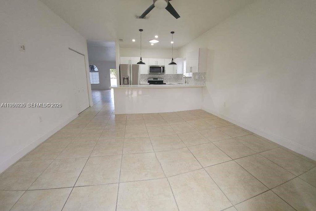 Image 3 of property listing at 9141 SW 162nd Ct, Miami, FL 33196