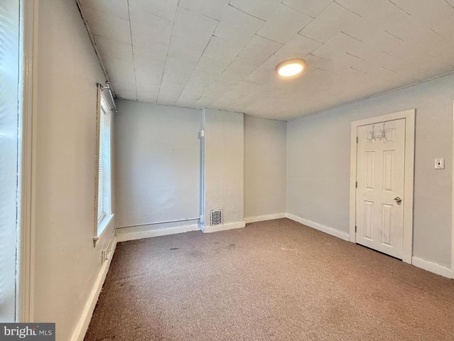 570 LINE ST, Camden, NJ 08103