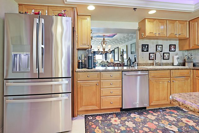 374 Golfview Road 205, North Palm Beach, FL 33408