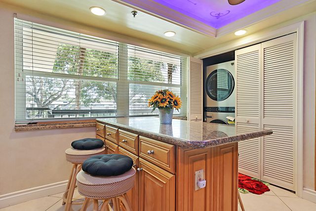 374 Golfview Road 205, North Palm Beach, FL 33408
