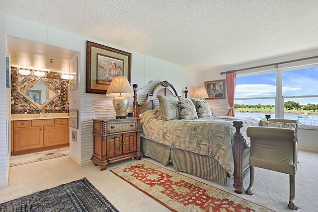374 Golfview Road 205, North Palm Beach, FL 33408