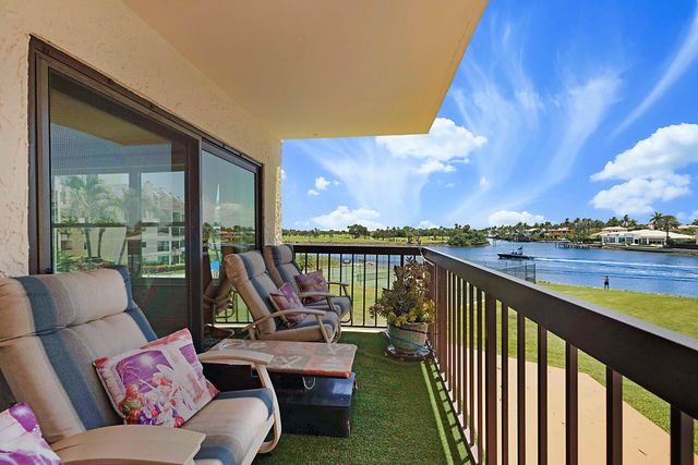 374 Golfview Road 205, North Palm Beach, FL 33408