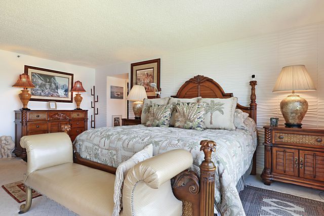 374 Golfview Road 205, North Palm Beach, FL 33408