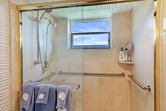 374 Golfview Road 205, North Palm Beach, FL 33408