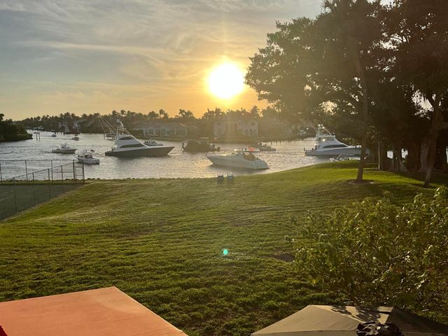 374 Golfview Road 205, North Palm Beach, FL 33408