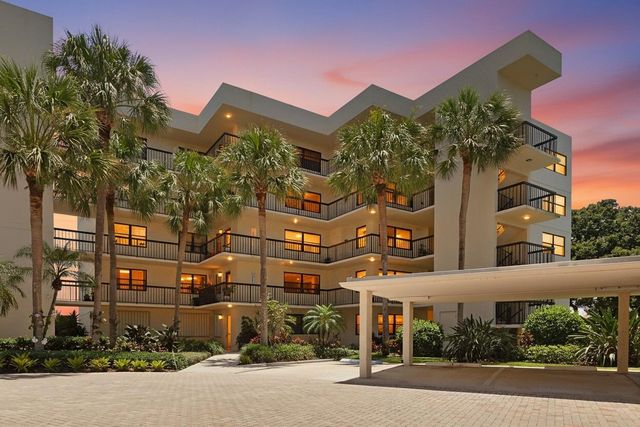 374 Golfview Road 205, North Palm Beach, FL 33408