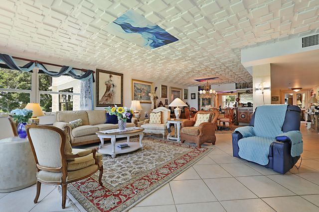 374 Golfview Road 205, North Palm Beach, FL 33408