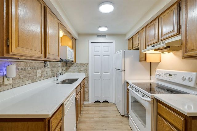 11130 N Stratford Drive 315, Oklahoma City, OK 73120