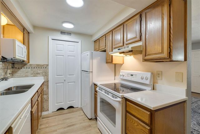 11130 N Stratford Drive 315, Oklahoma City, OK 73120