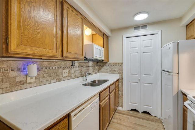 11130 N Stratford Drive 315, Oklahoma City, OK 73120