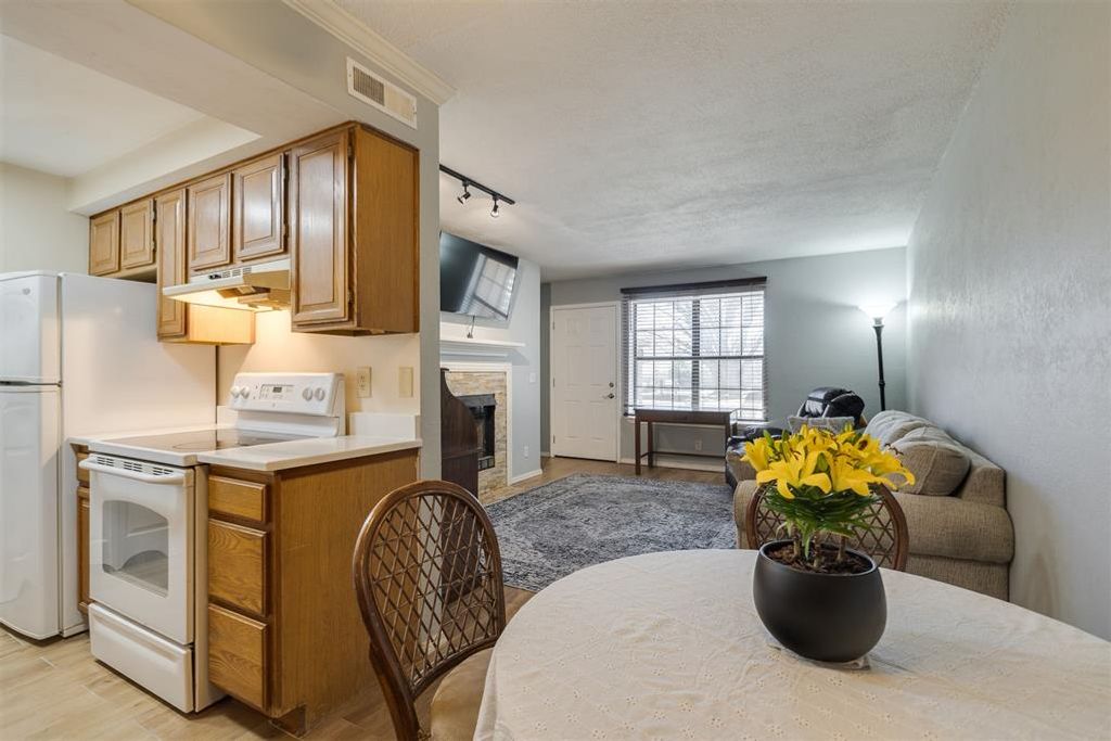 11130 N Stratford Drive 315, Oklahoma City, OK 73120