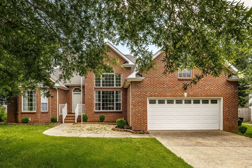 353 Remington Ave, Gallatin, TN 37066