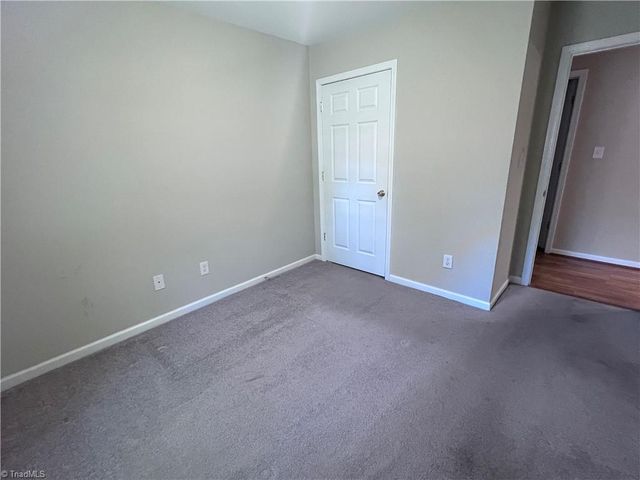 405 Pinefield Place, Thomasville, NC 27360
