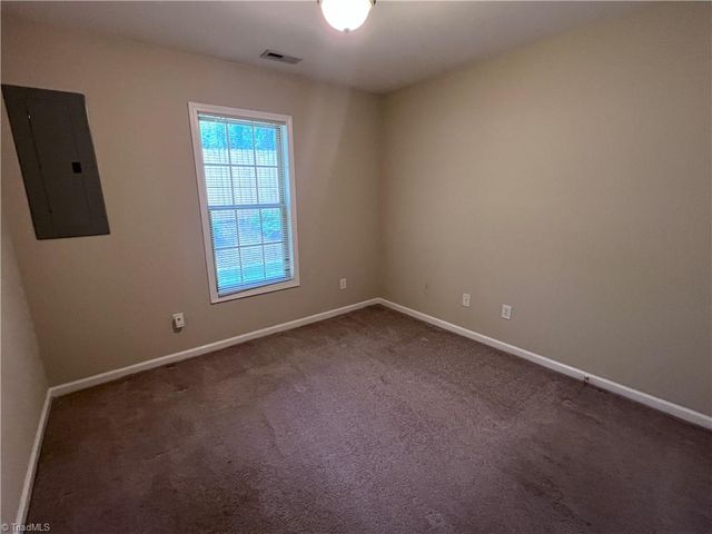 405 Pinefield Place, Thomasville, NC 27360