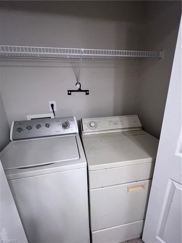 405 Pinefield Place, Thomasville, NC 27360