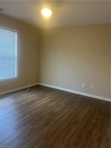 405 Pinefield Place, Thomasville, NC 27360