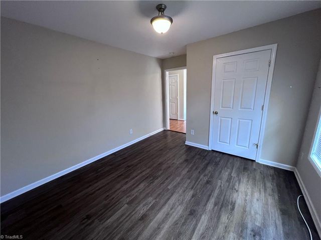 405 Pinefield Place, Thomasville, NC 27360