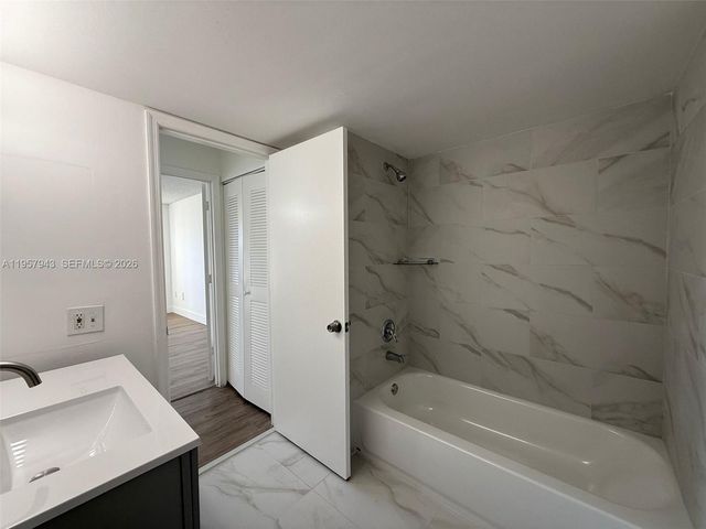 12166 Saint Andrews Pl 210, Miramar, FL 33025