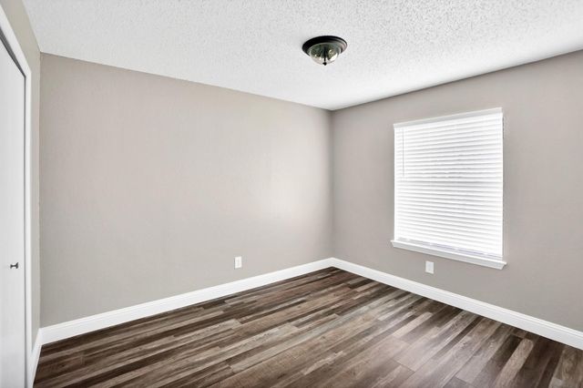 108 Kings Row, Garland, TX 75043