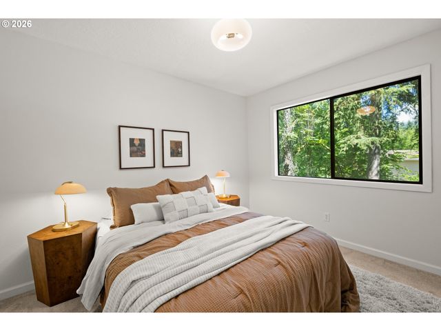 1180 OXFORD Dr, Lake Oswego, OR 97034