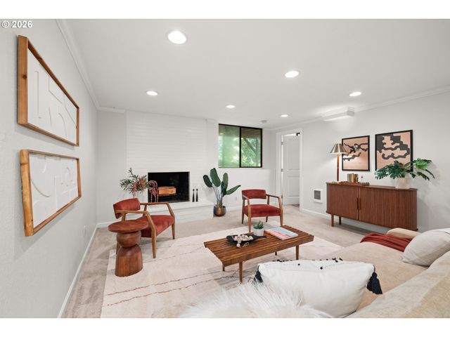 1180 OXFORD Dr, Lake Oswego, OR 97034