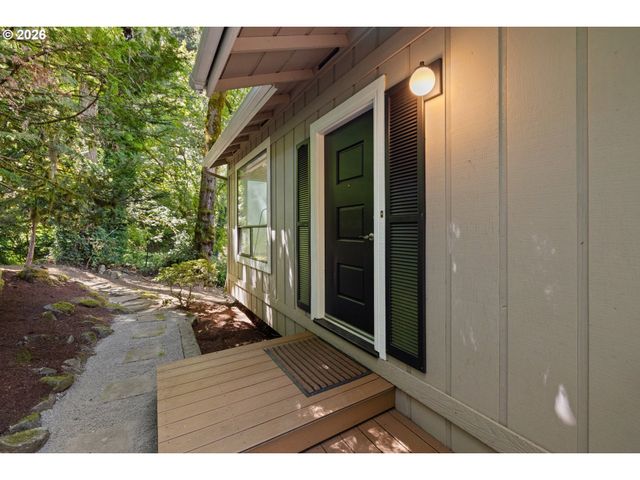 1180 OXFORD Dr, Lake Oswego, OR 97034