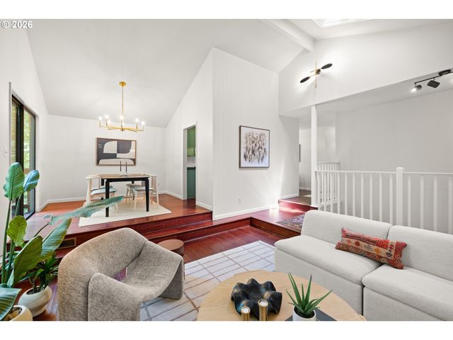 1180 OXFORD Dr, Lake Oswego, OR 97034