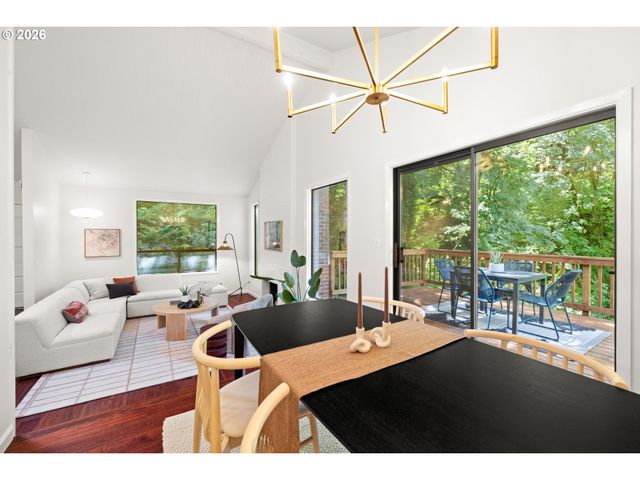 1180 OXFORD Dr, Lake Oswego, OR 97034