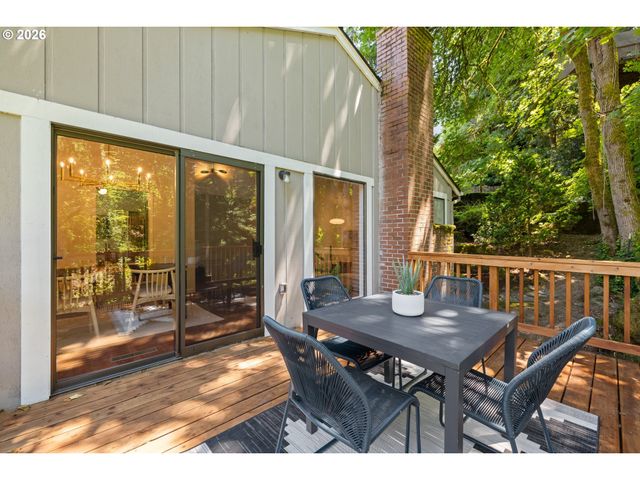 1180 OXFORD Dr, Lake Oswego, OR 97034