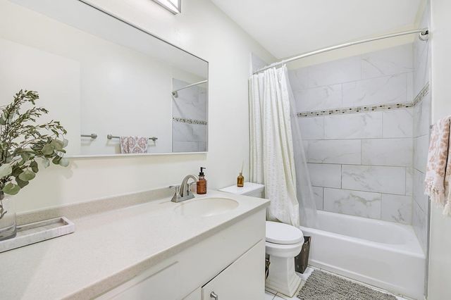 407 Orange St 410, Oakland, CA 94610