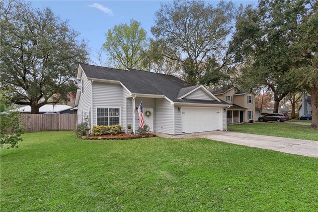 106 Cherry Tree Court, Kingsland, GA 31548