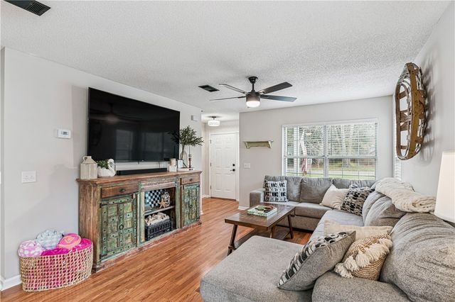 106 Cherry Tree Court, Kingsland, GA 31548