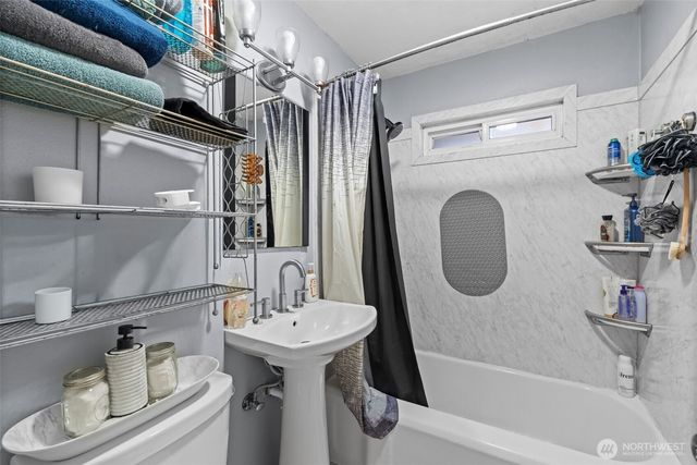 628 N Charlotte Avenue, Bremerton, WA 98312