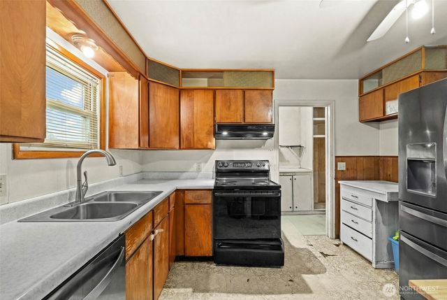 628 N Charlotte Avenue, Bremerton, WA 98312