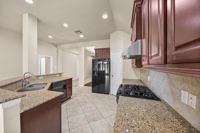 25911 Riverside Creek Drive, Richmond, TX 77406