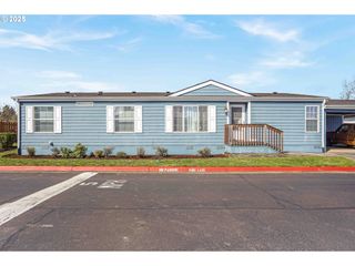 1015 OAK St 109, Silverton, OR 97381