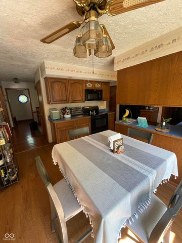 9840 Cove Court, Evansville, IN 47711