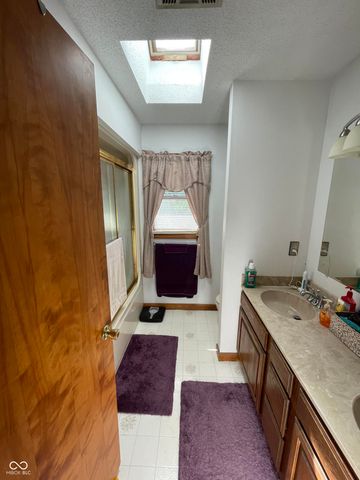 9840 Cove Court, Evansville, IN 47711