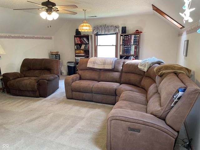 9840 Cove Court, Evansville, IN 47711