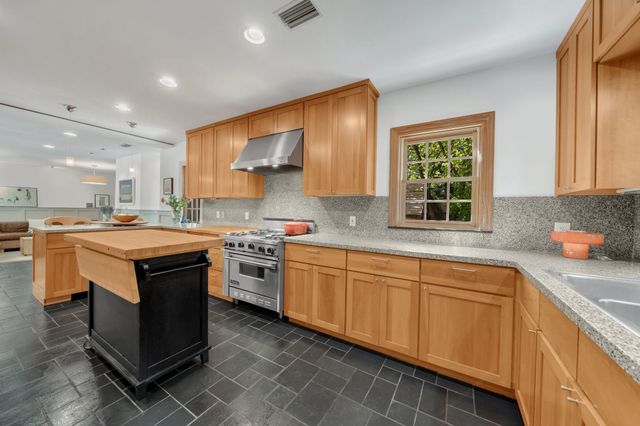 6826 Lakeshore Drive, Dallas, TX 75214