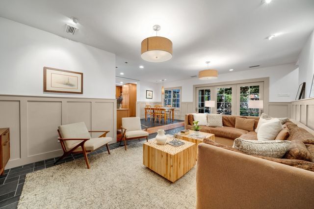 6826 Lakeshore Drive, Dallas, TX 75214