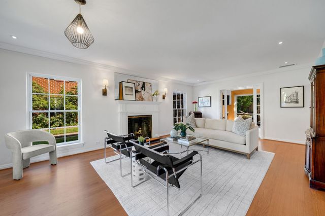 6826 Lakeshore Drive, Dallas, TX 75214
