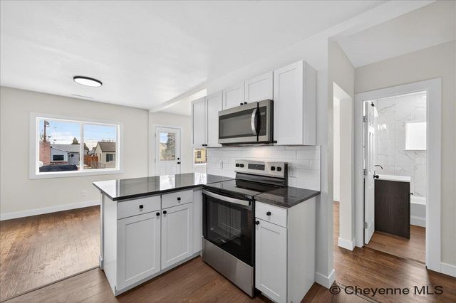 2008 E 17TH ST, Cheyenne, WY 82001