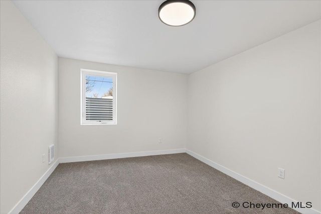 2008 E 17TH ST, Cheyenne, WY 82001