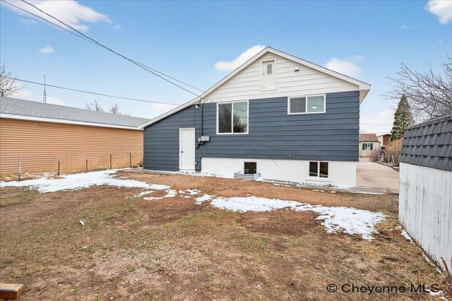 2008 E 17TH ST, Cheyenne, WY 82001