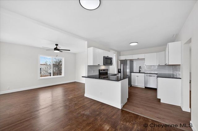 2008 E 17TH ST, Cheyenne, WY 82001