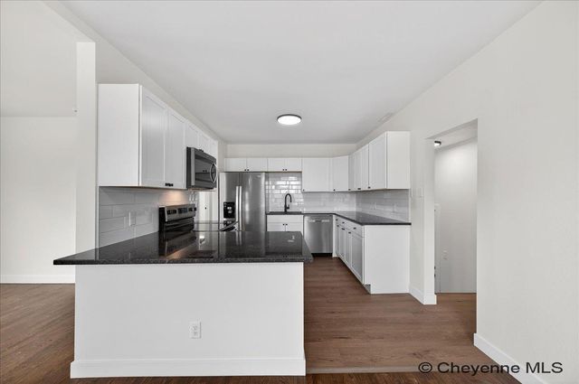 2008 E 17TH ST, Cheyenne, WY 82001