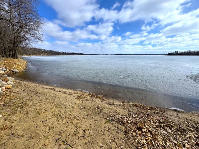 10532 Jurgen Nash Drive, Garrison, MN 56450