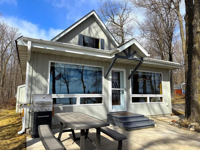 10532 Jurgen Nash Drive, Garrison, MN 56450